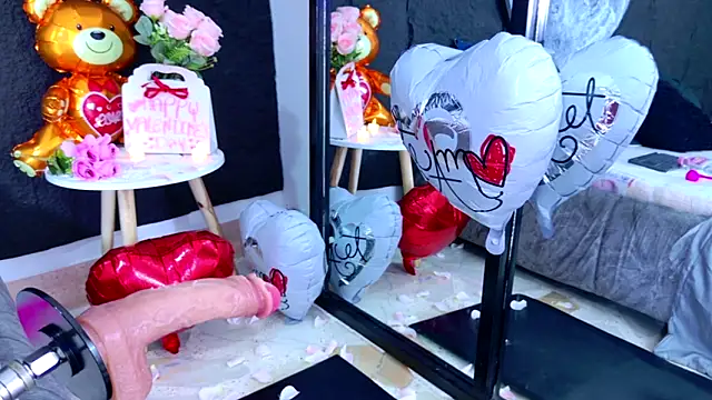 Snapshot of LizzyOlsen chatting on 02/15/26, 05:59 LizzyOlsen online show from 02/15/26, 05:59