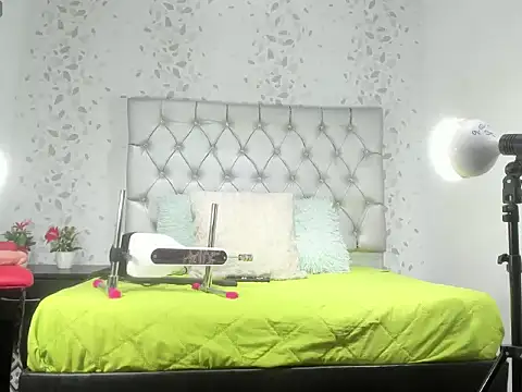 michelle perla online show from 10/27/25, 06:34