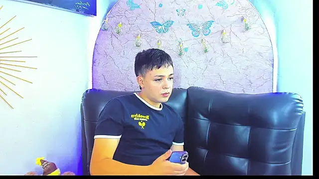 christopher Hot online show from 04/21/26, 03:46