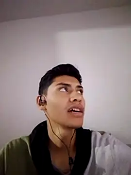 aispuro8505 online show from 11/29/25, 06:38