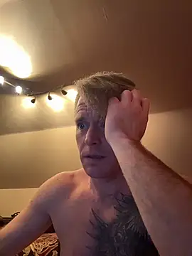 Snapshot of DILFiGuess11 chatting on 02/04/26, 06:52 DILFiGuess11 online show from 02/04/26, 06:52