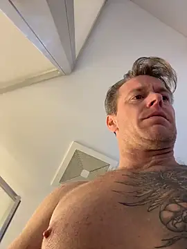 DILFiGuess11 online show from 03/25/26, 06:08