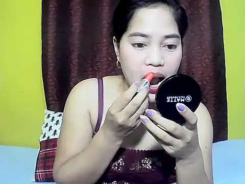 Snapshot of xmaldita18 chatting on 09/21/25, 03:46 xmaldita18 online show from 09/21/25, 03:46