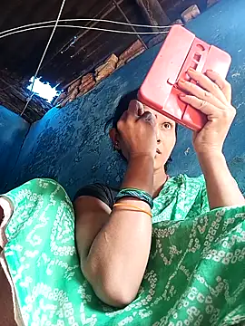 Jooli xx online show from 10/17/25, 03:53