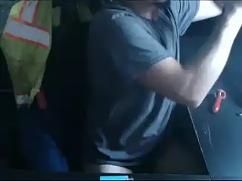 Snapshot of YoBlezz chatting on 10/22/25, 06:13 YoBlezz online show from 10/22/25, 06:13