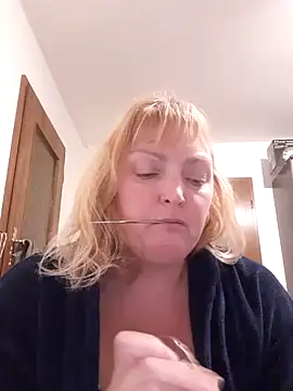 LiluLiluLilu online show from 10/20/25, 07:03