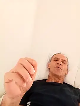 Snapshot of Meliwem12 chatting on 11/03/25, 10:38 Meliwem12 online show from 11/03/25, 10:38