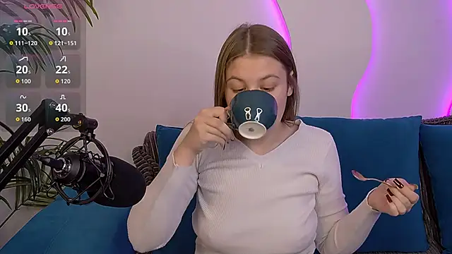 MelanieHenders online show from 09/15/25, 05:51