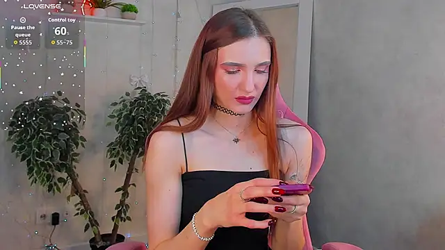Snapshot of Alisha_Green chatting on 06/12/26, 09:19 Alisha Green online show from 06/12/26, 09:19