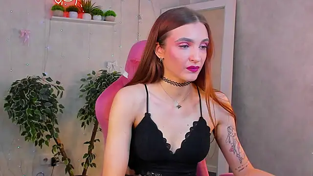 Snapshot of Alisha_Green chatting on 07/19/26, 09:24 Alisha Green online show from 07/19/26, 09:24