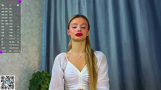 NaughtySeraphine online show from 03/03/26, 05:02