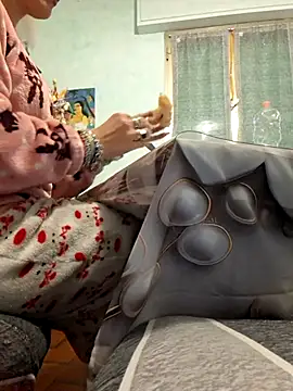 TigreBianca27 online show from 11/03/25, 10:21