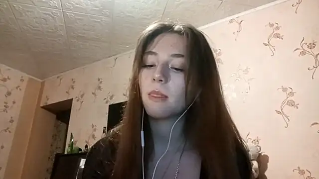 Sophiecuttie online show from 09/24/25, 01:14