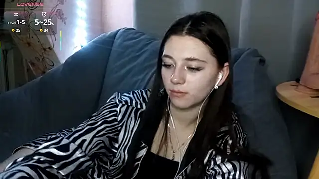 Sophiecuttie online show from 10/24/25, 05:31