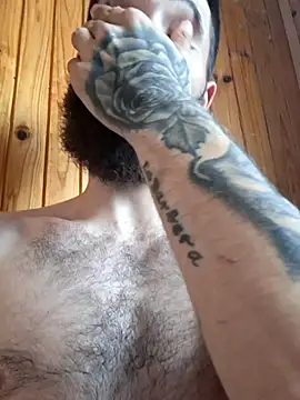 Snapshot of eetme827 chatting on 11/09/25, 12:58 eetme827 online show from 11/09/25, 12:58