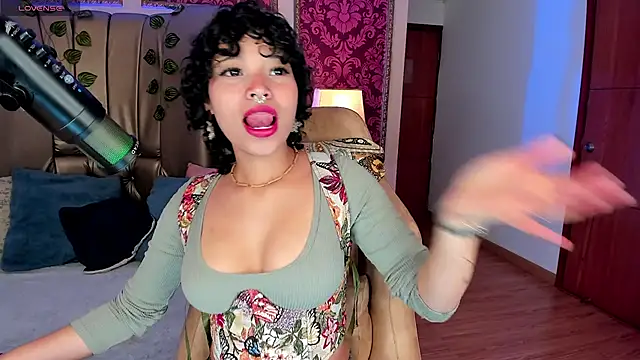 DaniCollinn  online show from 02/11/26, 12:54