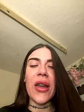 valentinalamont online show from 09/23/25, 10:02