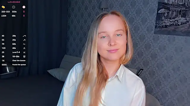 Snapshot of SoonMoor chatting on 09/25/25, 06:00 SoonMoor online show from 09/25/25, 06:00