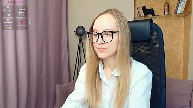 SoonMoor online show from 11/27/25, 07:16