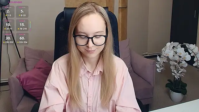 SoonMoor online show from 11/30/25, 07:18