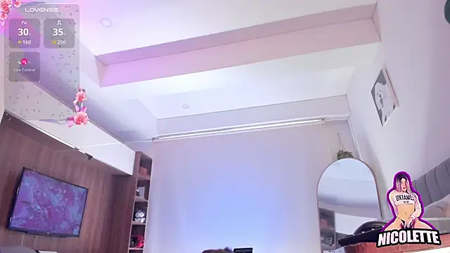 nicolette tay online show from 04/26/26, 02:37