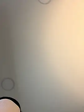 TiffanyyLam online show from 01/13/26, 09:53