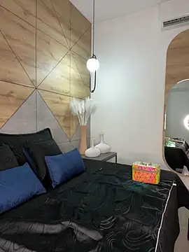 TiffanyyLam online show from 01/14/26, 10:03