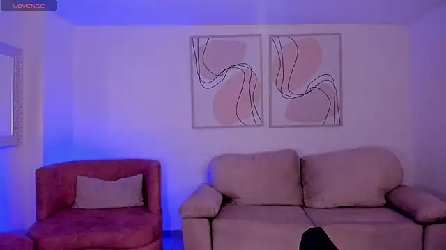 SussyBellX online show from 11/25/25, 08:09