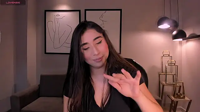 Snapshot of MayaMoretti_ chatting on 12/20/25, 04:30 MayaMoretti online show from 12/20/25, 04:30