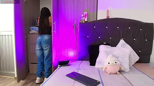 Snapshot of Ruby_Whispers chatting on 09/09/25, 12:05 Ruby Whispers online show from 09/09/25, 12:05