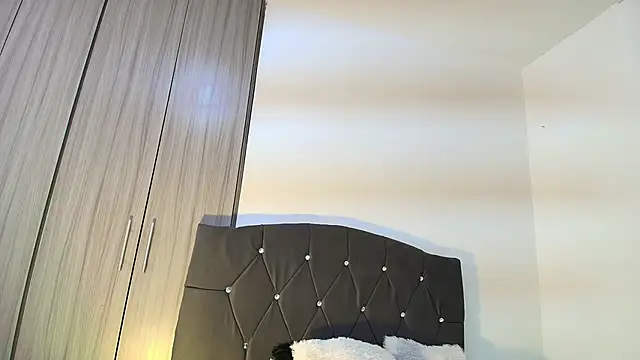 Snapshot of Ruby_Whispers chatting on 11/22/25, 12:15 Ruby Whispers online show from 11/22/25, 12:15