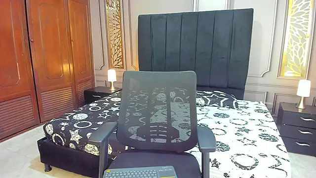 Snapshot of Ivy_rae_xxx chatting on 10/16/25, 02:40 Ivy rae xxx online show from 10/16/25, 02:40