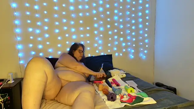 luvely gurl online show from 06/05/26, 03:35