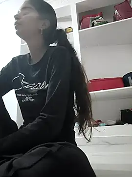 Hot-Soniya2 online show from 09/09/25, 06:02