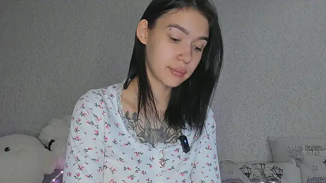 ArianaWalker77 online show from 09/28/25, 03:23