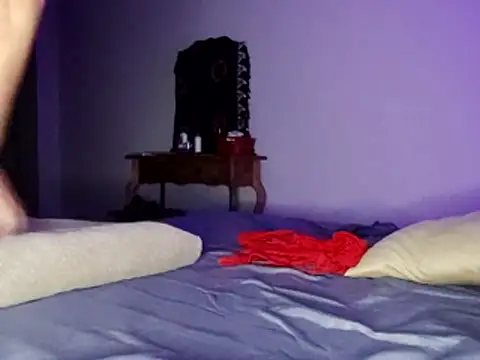 Snapshot of xlatinastar chatting on 01/17/26, 08:12 xlatinastar online show from 01/17/26, 08:12