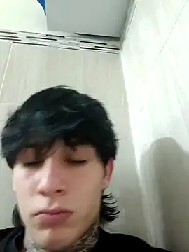 Snapshot of Iantwink18 chatting on 03/24/26, 03:33 Iantwink18 online show from 03/24/26, 03:33