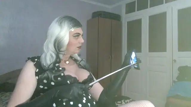 NiraFrost online show from 02/11/26, 06:13