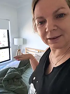 aussiepeaches online show from 04/12/26, 03:22