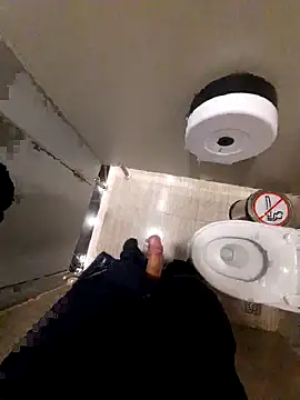 winter0cold  online show from 10/13/25, 09:31