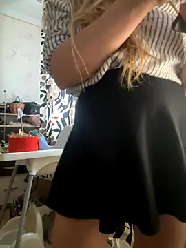 Nikihot   online show from 11/22/25, 10:58