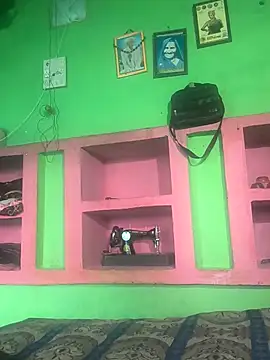 Shreyaaa 1 online show from 10/31/25, 03:40