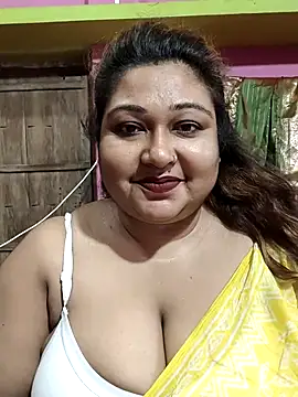 Snapshot of hotbhabhi011 chatting on 09/25/25, 02:04 hotbhabhi011 online show from 09/25/25, 02:04