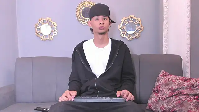 kenix 777 online show from 09/15/25, 12:21