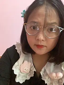 Snapshot of July-y chatting on 09/09/25, 02:33 July-y online show from 09/09/25, 02:33