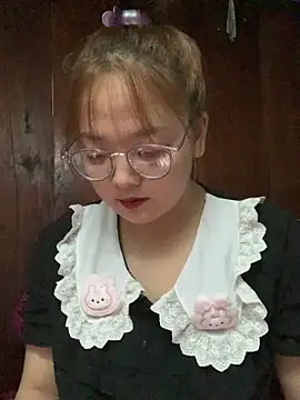 Snapshot of July-y chatting on 10/19/25, 10:16 July-y online show from 10/19/25, 10:16