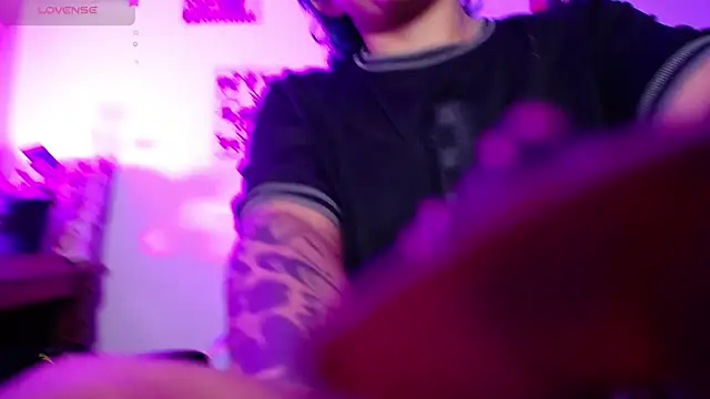 AlmaNanax online show from 11/16/25, 04:18