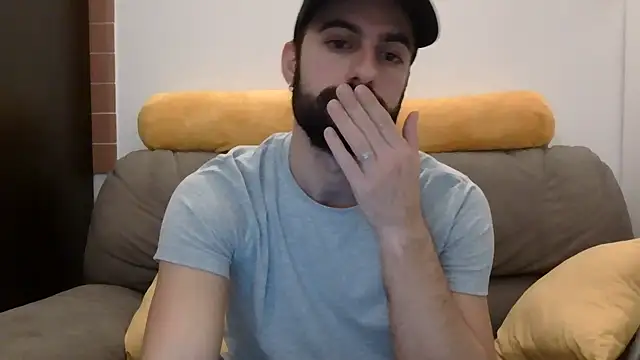 Amicisegreti online show from 11/25/25, 09:48