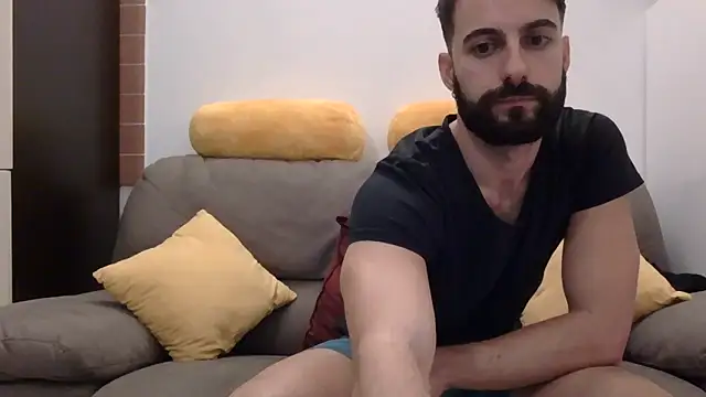 Amicisegreti online show from 12/02/25, 06:03