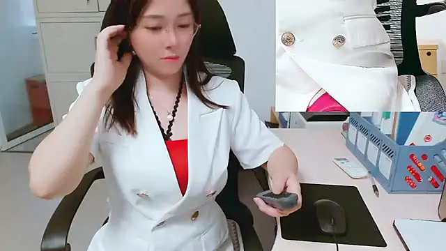 OL-Lily online show from 09/30/25, 12:59